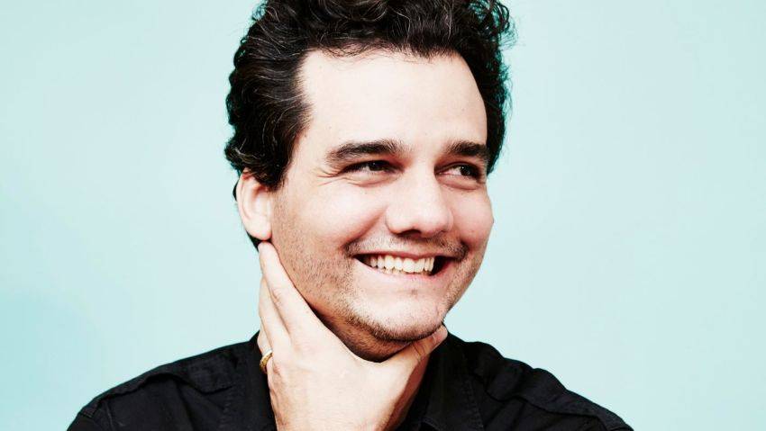 Wagner Moura passa por nova cirurgia nos olhos