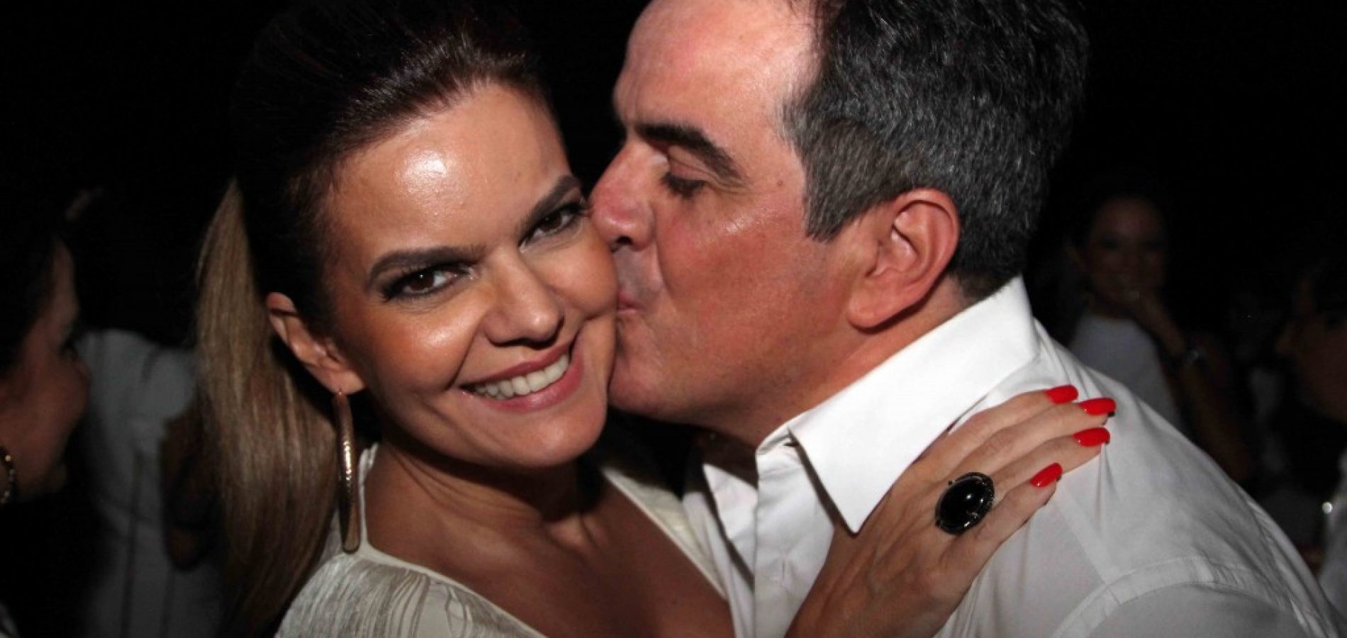 Ciro e Iracema receberam R$ 555 mil de auxílio-moradia mesmo tendo mansão