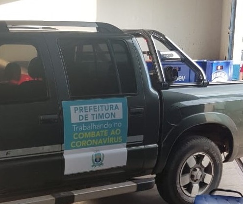 Carro com logomarca da prefeitura de Timon é flagrado carregando grades de cerveja