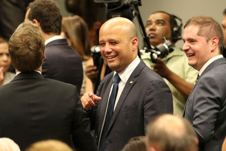 O líder do governo na Câmara, Major Vitor Hugo, na Comissão Especial da reforma da Previdência, durante votação de destaques.