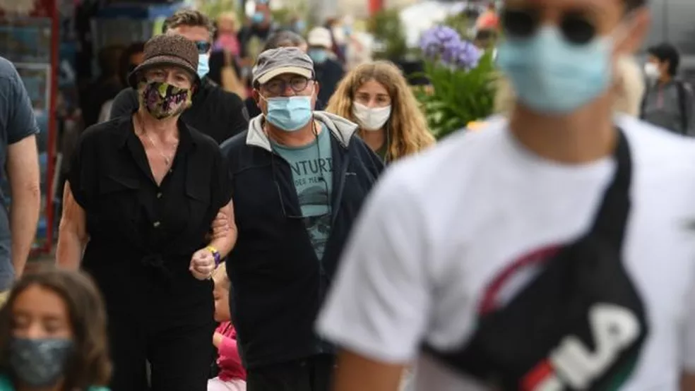 Algumas pessoas com covid-19 recuperam o olfato em menos de duas semanas, mas em outras a recuperação é muito mais complexa — Foto: Getty Images via BBC