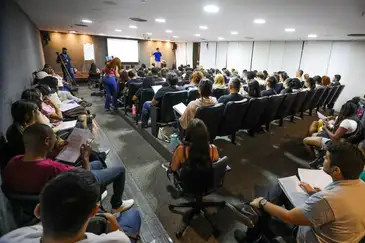 Joel Rodrigues/Agência Brasíli Brasília (DF), 02.05.2024 - Os candidatos do Distrito Federal que farão o Concurso Público Nacional Unificado (CNU) estão aproveitando os últimos dias para revisar o conteúdo. Cerca de 160 pessoas acompanharam o último aulão preparatório promovido pela Biblioteca Nacional de Brasília (BNB). Foto: Joel Rodrigues/Agência Brasília