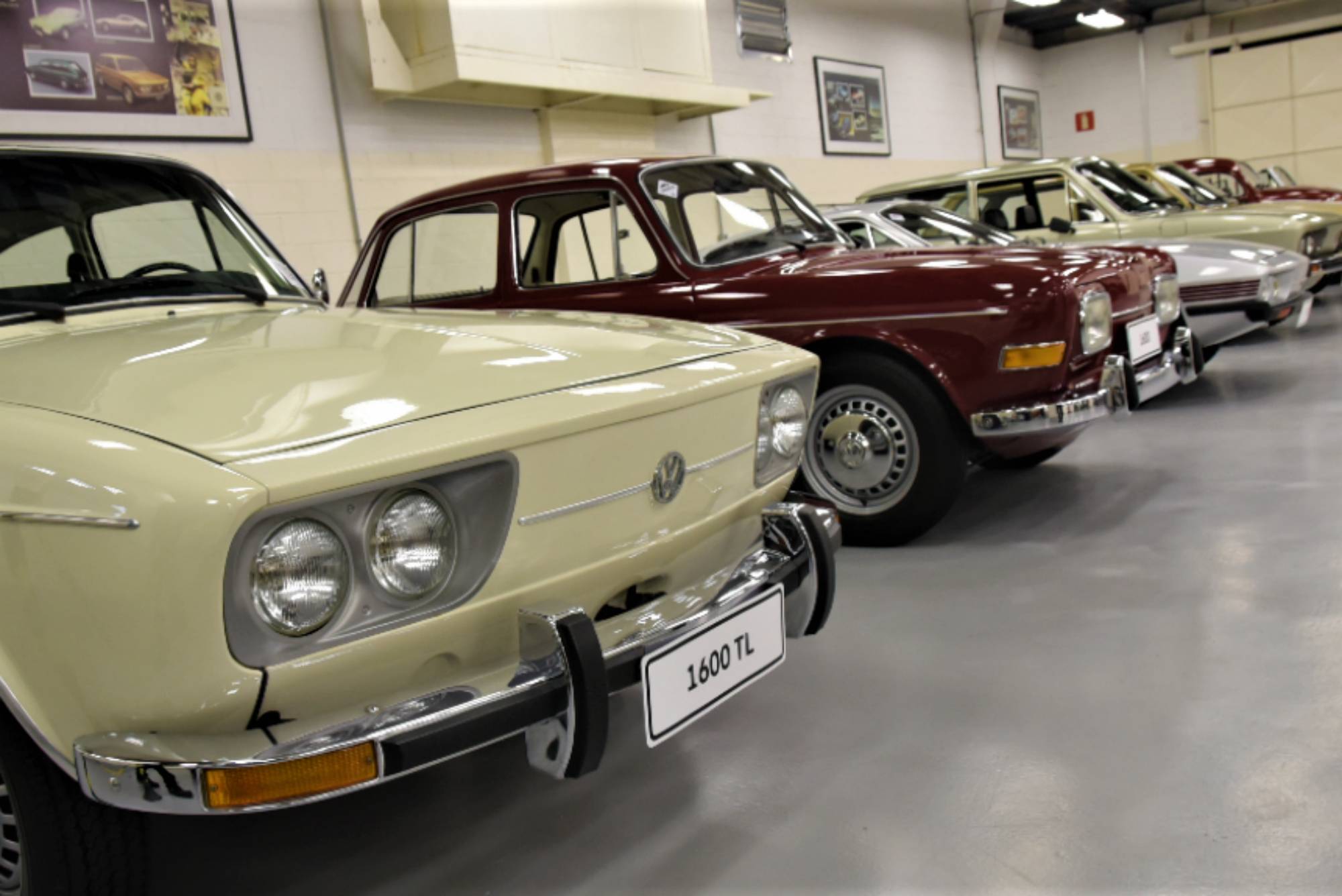 garagem-vw-exposicao-com-os-herdeiros-do-fusca_90bb8d220def82e57c0e6de06603b17ca9150de9.jpg