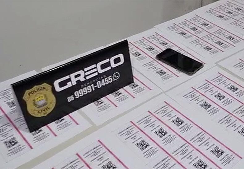 Dupla é presa por falsificar e vender ingressos do jogo entre Flamengo e Altos