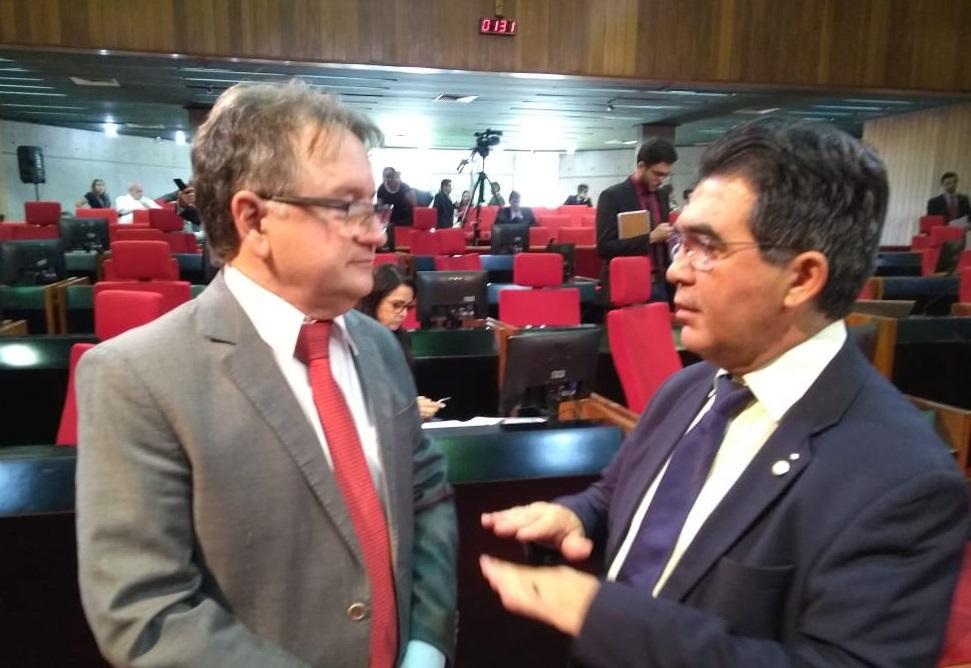 Secretário Merlong Solano com o líder do Governo, Francisco Limma