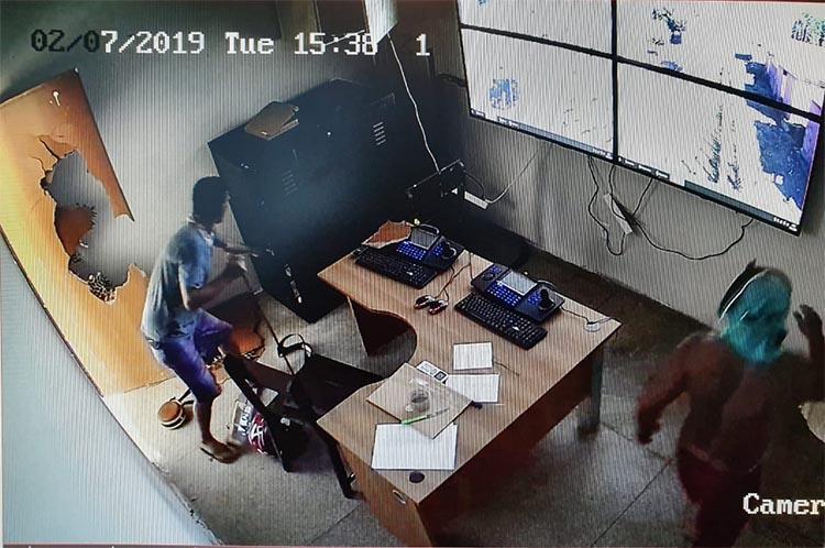 Os presos tinham um objetivo: destruir a central de monitoramento