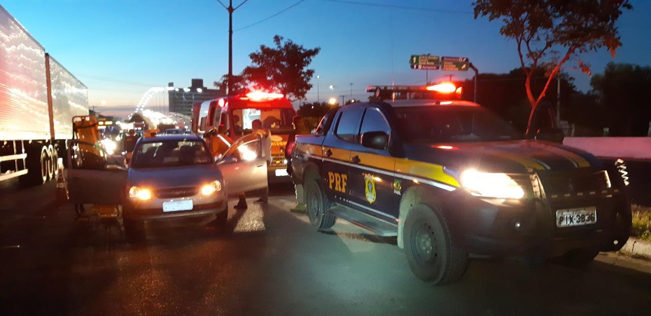 Bombeiros são acionados para socorrer motorista na BR-316