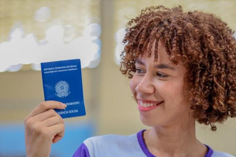 Mulheres ocupam 73% dos novos cargos de carteira assinada criados no Piauí em fevereiro