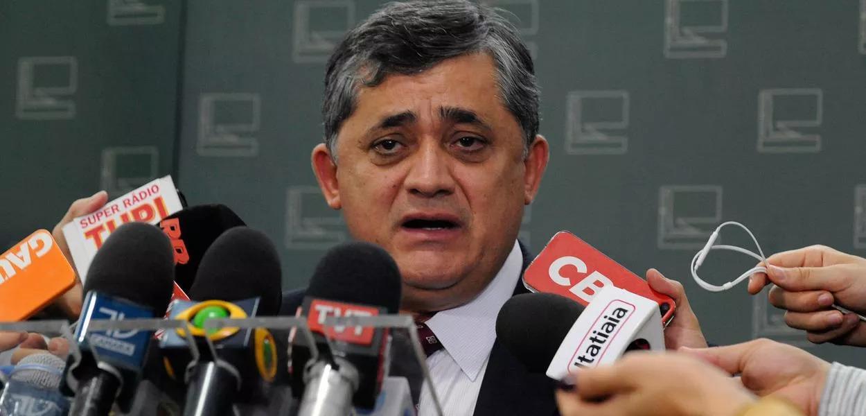 José Guimarães