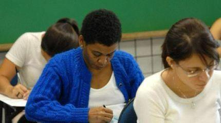 Encceja é oportunidade para quem busca a certificação do ensino fundamental e médio