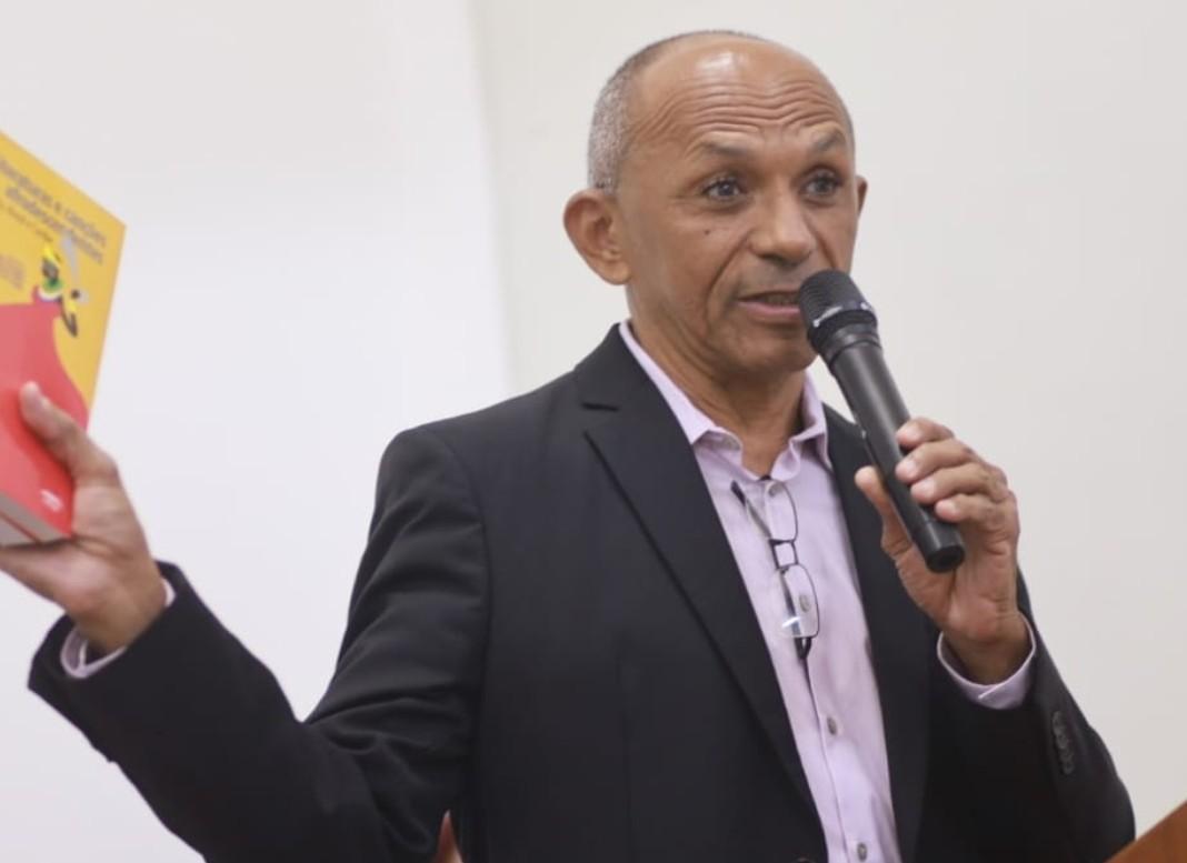 Élio Ferreira era um poeta versátil e militante político