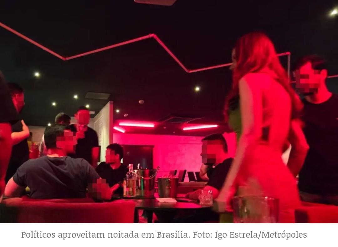 Prefeitos na farra em "boate" de Brasília