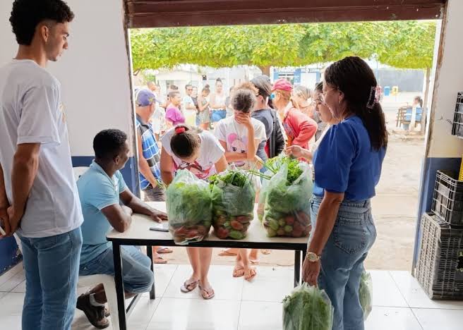 Distribuição de alimentos da agricultura familiar beneficia milhares de famílias em situação de vulnerabilidade no Piauí.