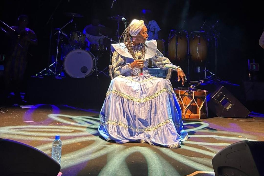 Lia de Itamaracá em show na Serra da Capivara