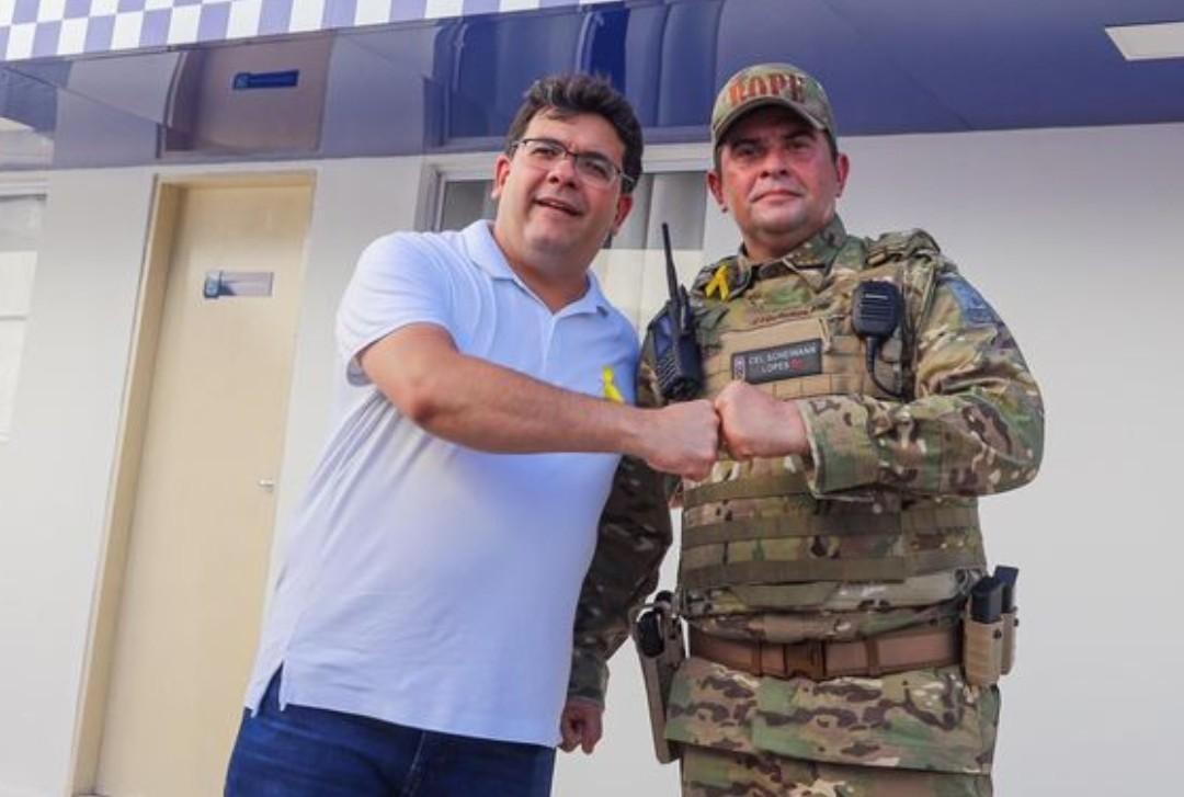 O governador Rafael Fonteles com o coronel Scheiwann Lopes, comandante da PM/PI