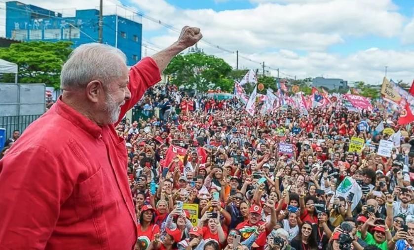 Lula é gigante, eterno, mas não é imortal