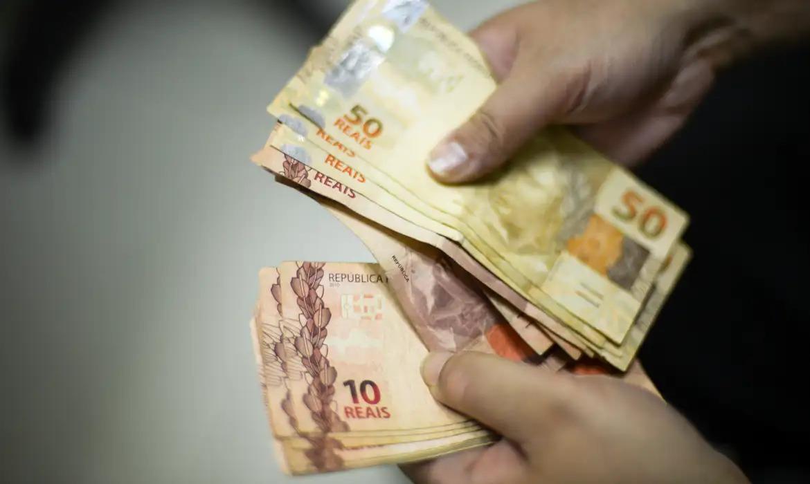 Contribuintes têm até amanhã para declarar imposto de renda