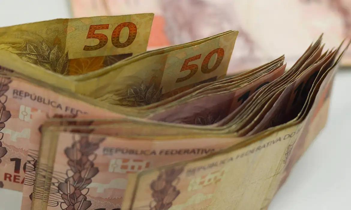 Brasileiros ainda não sacaram R$ 8,5 bilhões de valores a receber, segundo BC