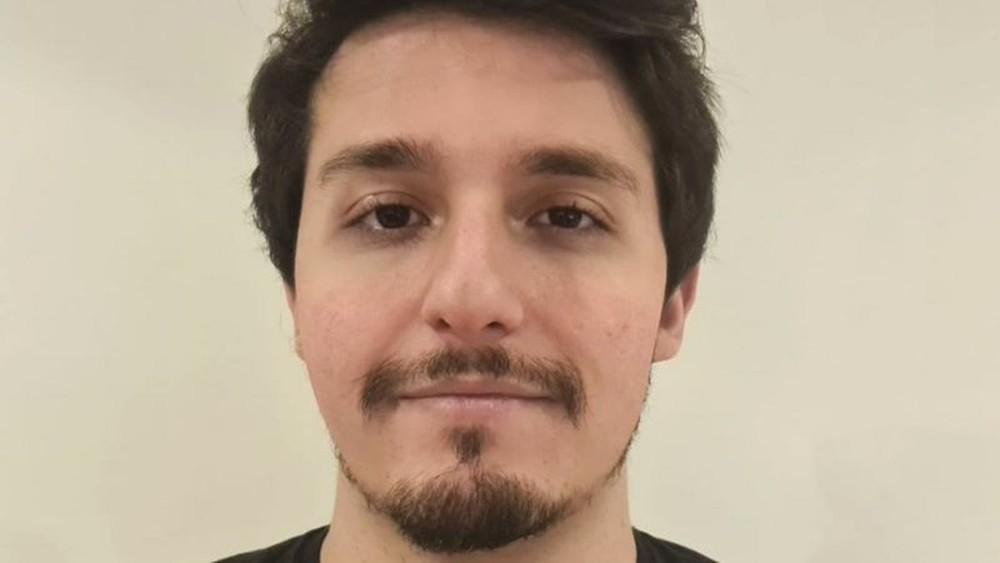 Jonathan Reuben diz que começou a suspeitar ao ver o valor de seus investimentos despencar.