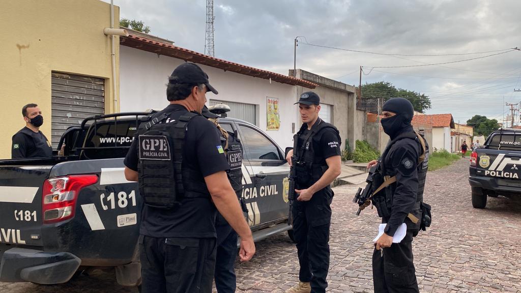 Polícia Civil deflagra Operação Desvio e cumpre mandados
