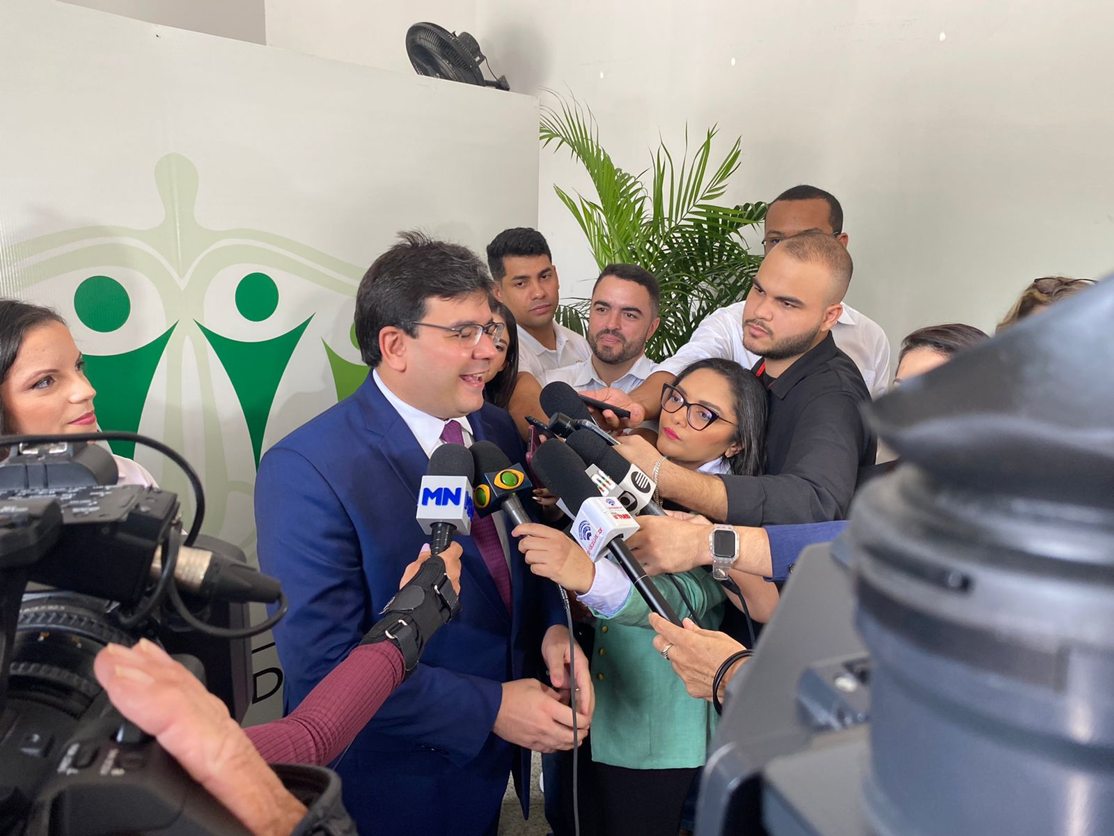 Rafael Fonteles conversa com jornalistas