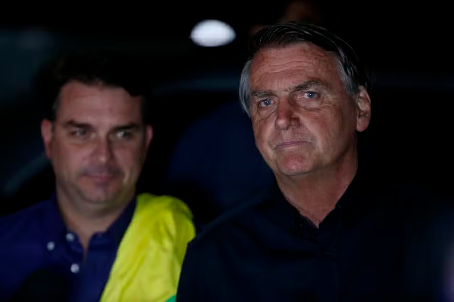 Senador Flávio Bolsonaro publicou vídeo nas redes sociais que provocou prisão preventiva