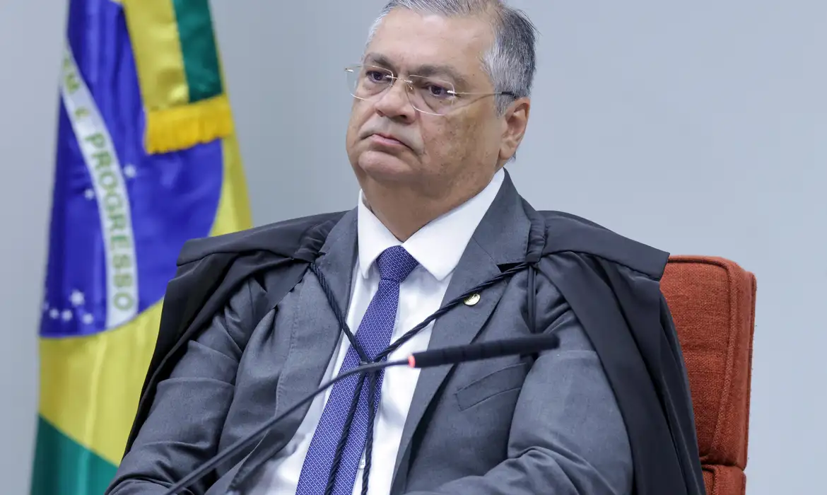 Dino disse que há indícios graves de destinação de recursos para a satisfação de interesses privados
