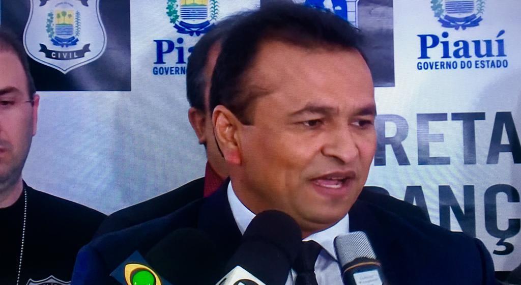 Secretário de Segurança Fábio Abreu em coletiva de imprensa