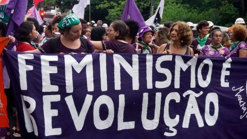 52% dos brasileiros avaliam que a igualdade de direitos entre homens e mulheres "já avançou o suficiente"