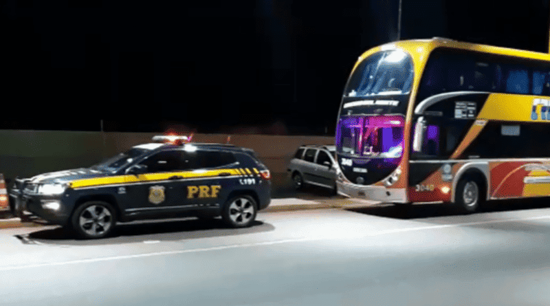 Ônibus retido