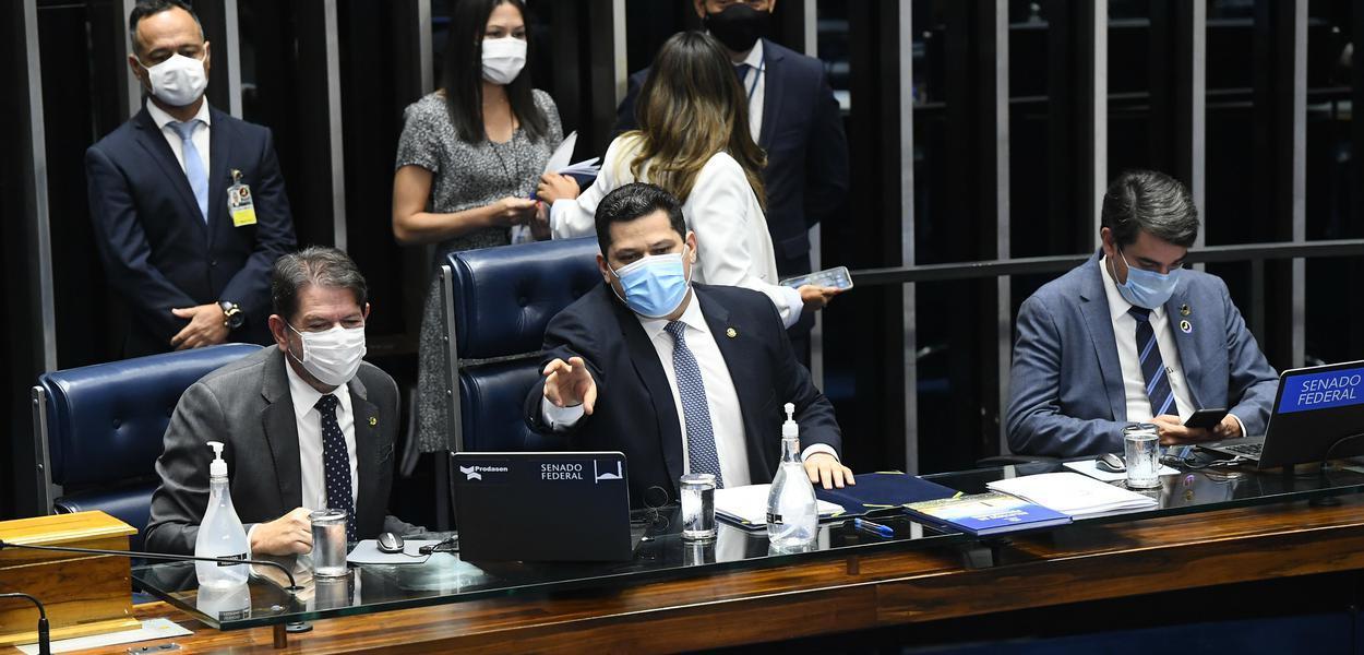 Senado inicia sessão para decidir novo presidente e Mesa Diretora