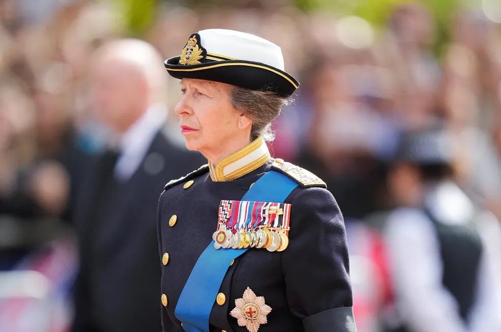 Princesa Real Anne durante evento que carregou o caixão com o corpo da rainha Elizabeth II