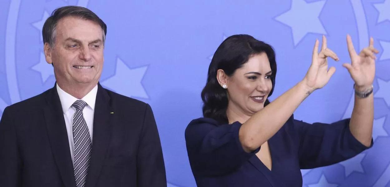 Michele Bolsonaro desiste de viajar pra os EUA