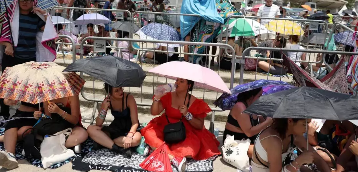 Governo federal obriga eventos a fornecer água gratuita como medida para combater o calor