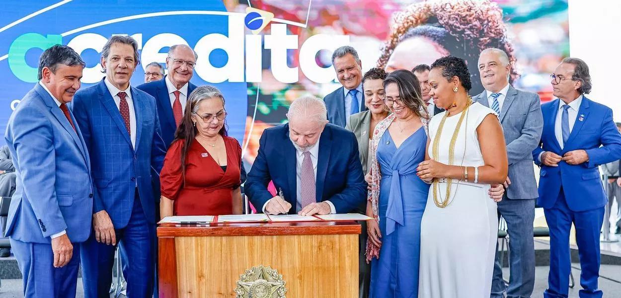 O governo enfrenta uma crise na relação entre Executivo e Legislativo
