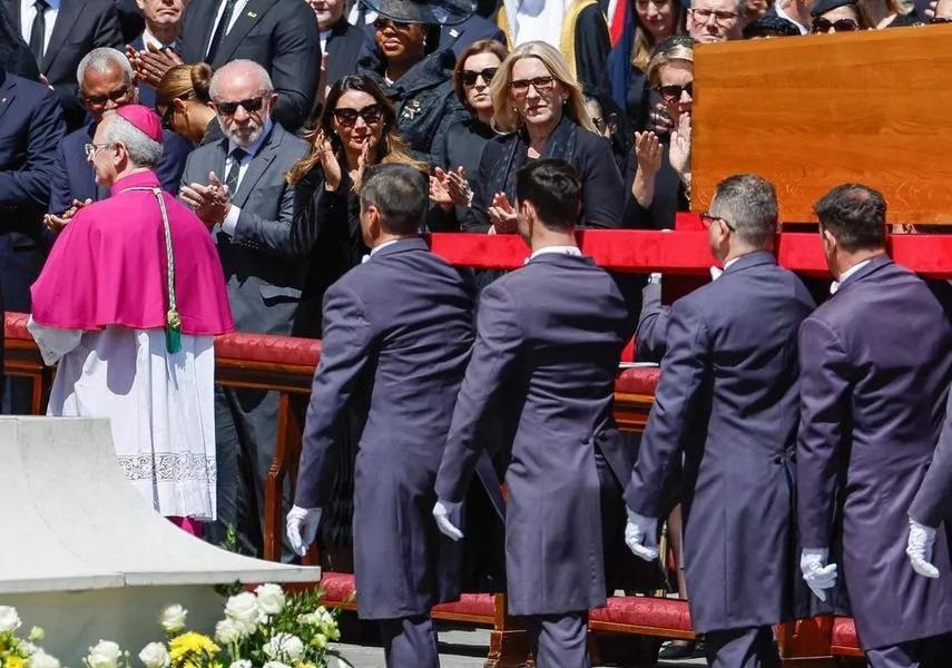Presidente Lula durante Missa Exequial em sepultamento do Papa Francisco
