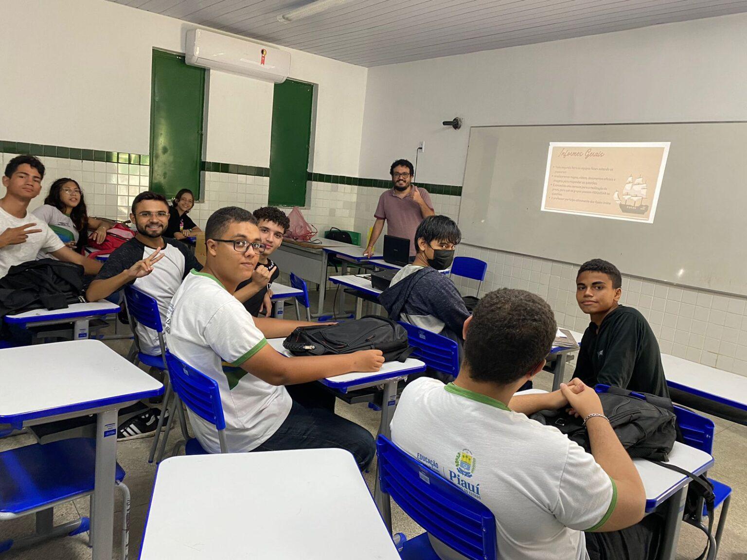 Alunos da Unidade Escolar Professor Antônio Maria Madeira