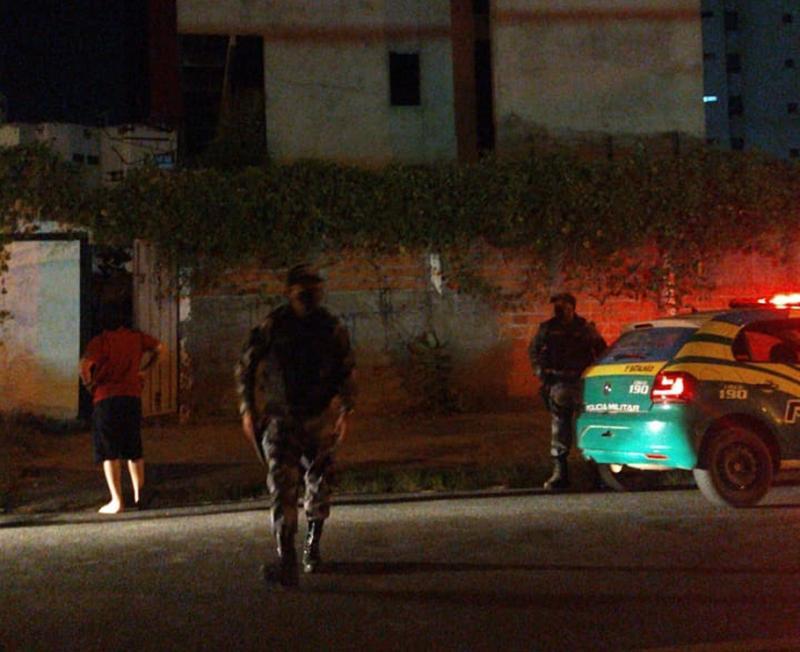 Jovem morte ao cair de prédio abandonado