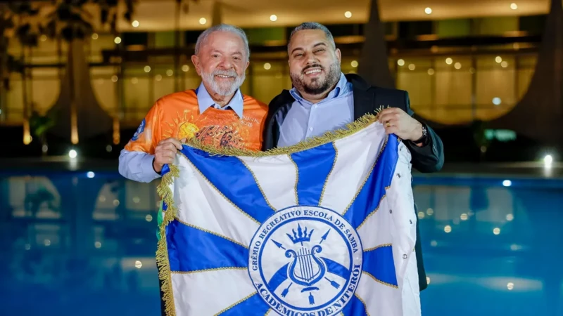 PT orienta militantes do Rio de Janeiro para não pedir voto durante homenagem a Lula