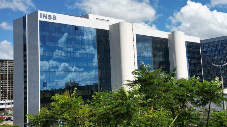 A prioridade é a análise dos pedidos das pessoas que estão esperando há mais tempo