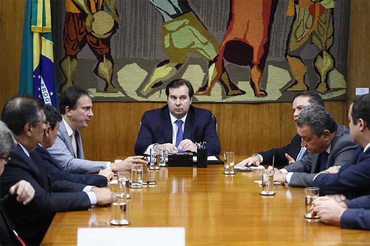 Rodrigo Maia reunido com os governadores em Brasília