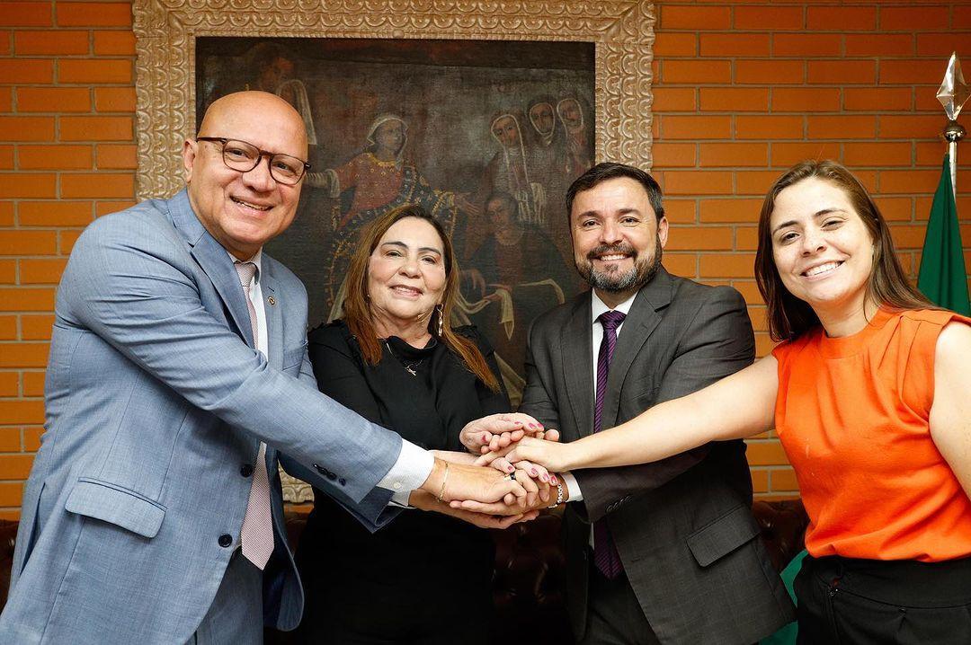 Fábio Novo se reuniu com Teresinha Medeiros, o deputado Franzé Silva e a filha da vereadora, Taysman Medeiros