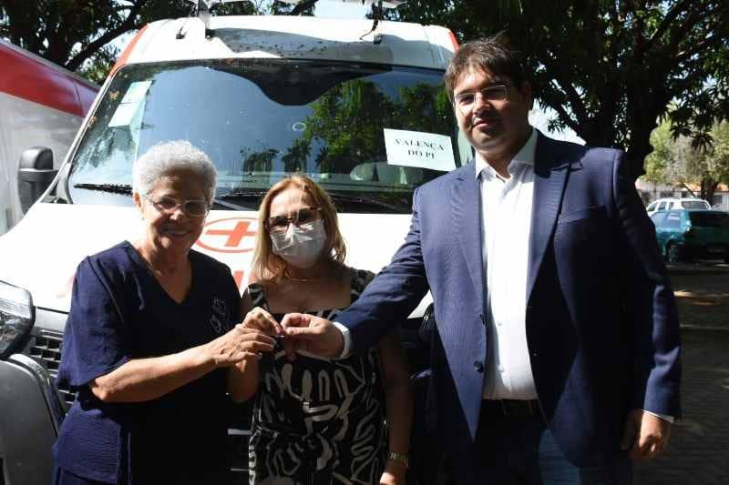 Entrega de Ambulâncias