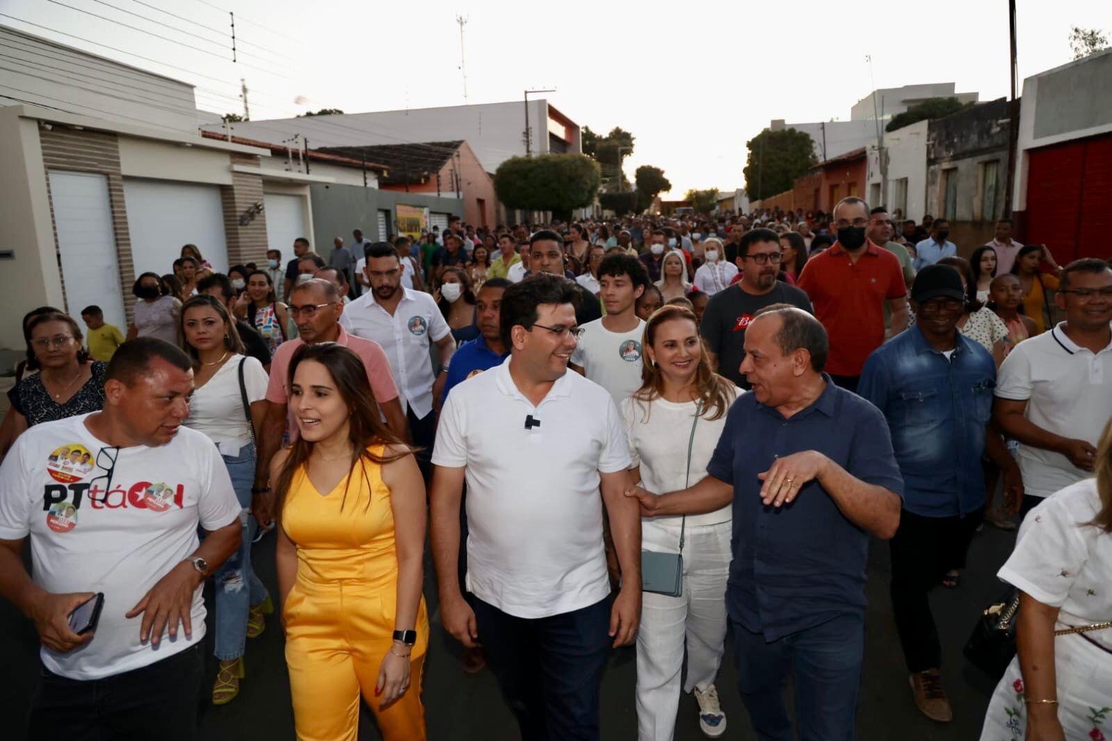 Rafael Fonteles participa de procissão em São Raimundo Nonato