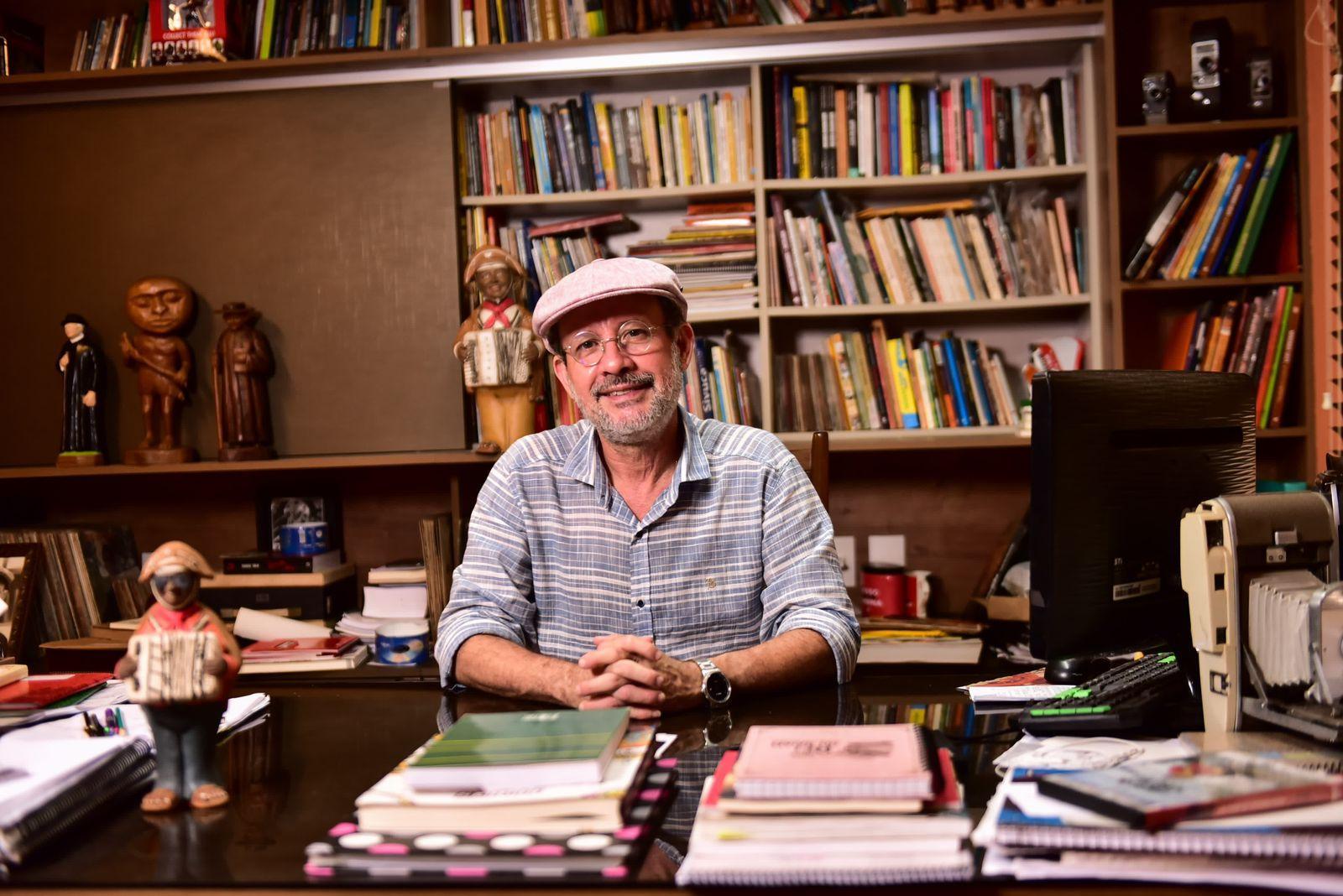 Os oito livros abrangem uma ampla gama de temas, desde literatura infantil até crônicas do passado
