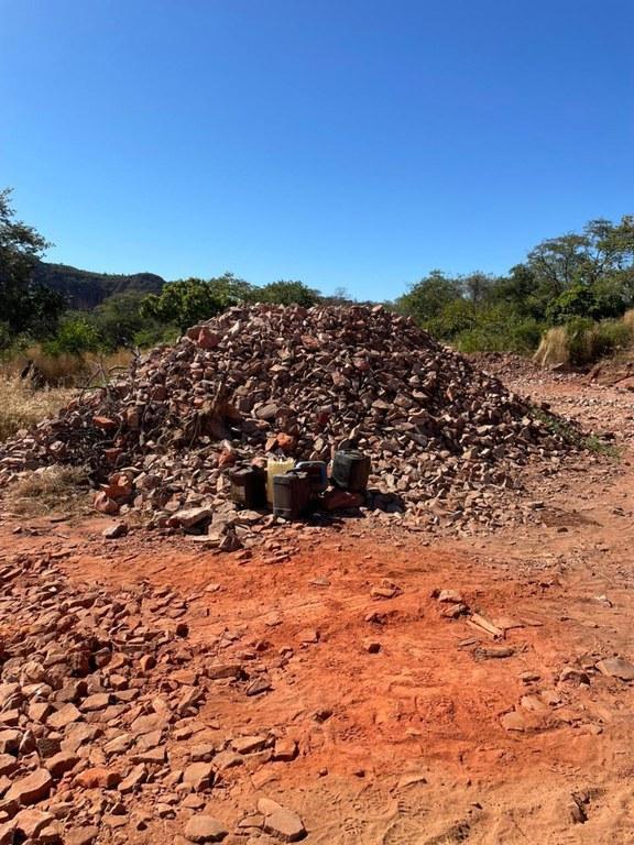 Eles trabalhavam quebrando pedras para calçamentos