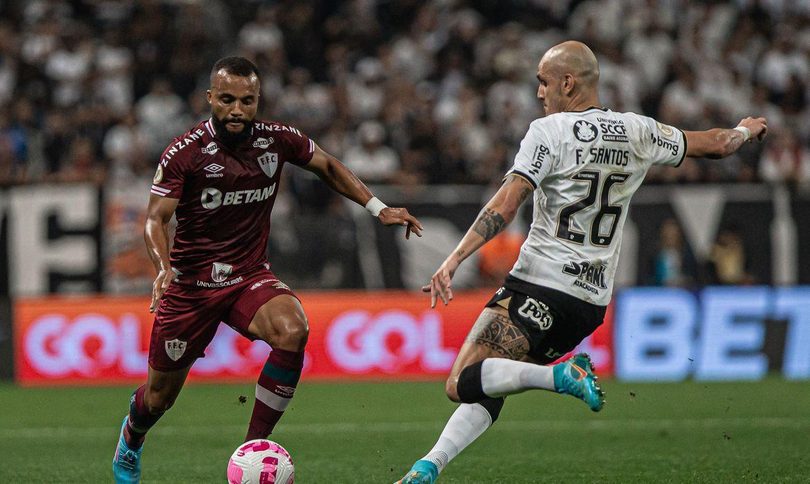 Fluminense enfrenta Corithians