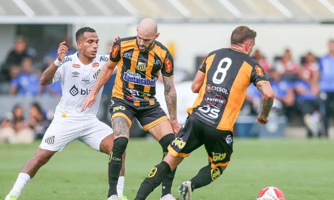 Santos busca liderança da Série B