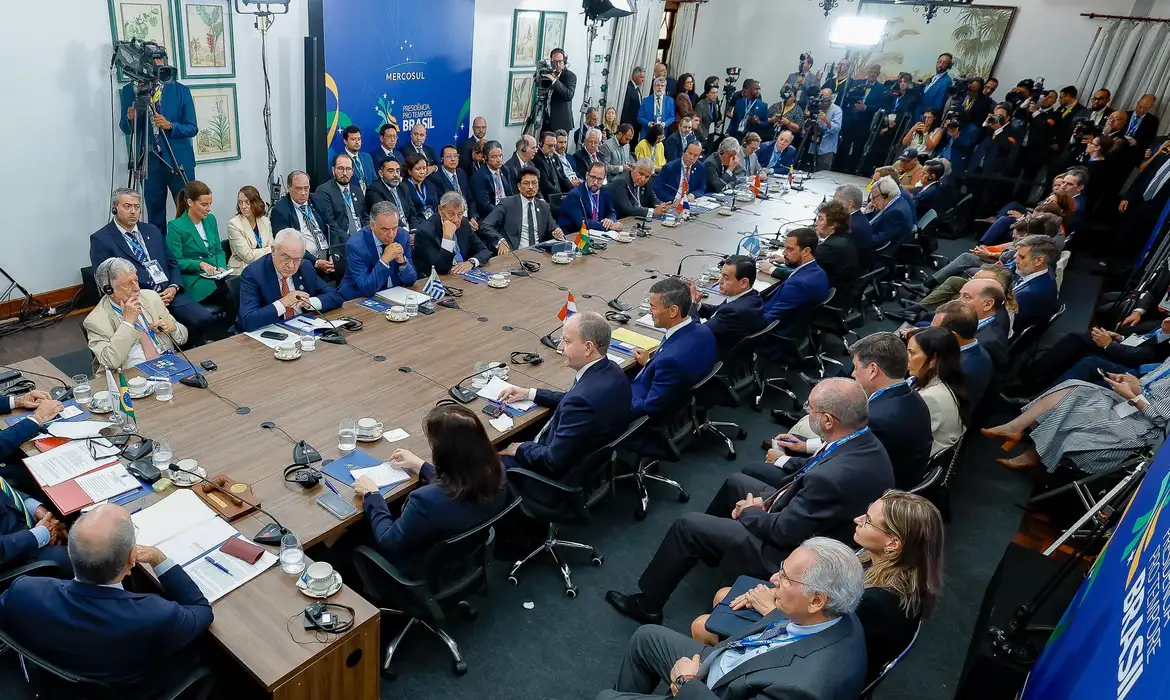 Para Lula, uma intervenção armada na Venezuela seria um precedente perigoso para o mundo