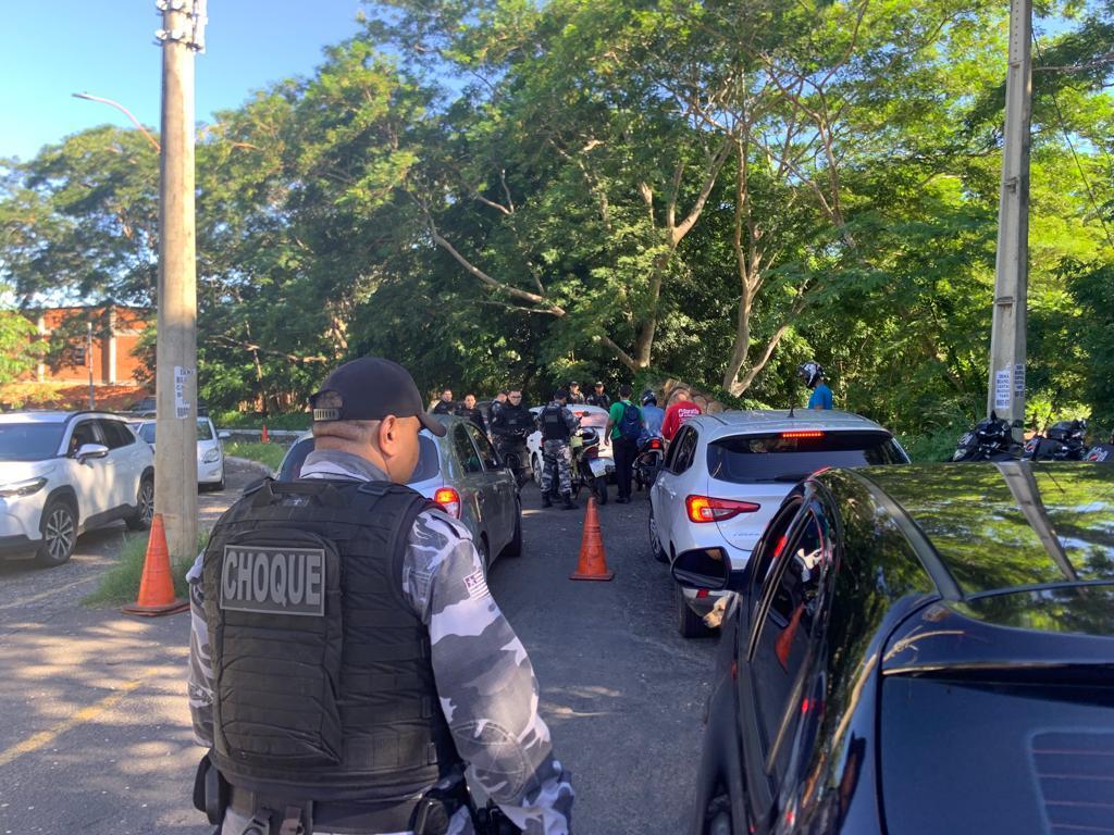 Blitz realizada na Ponte Metálica resulta na prisão de três homens